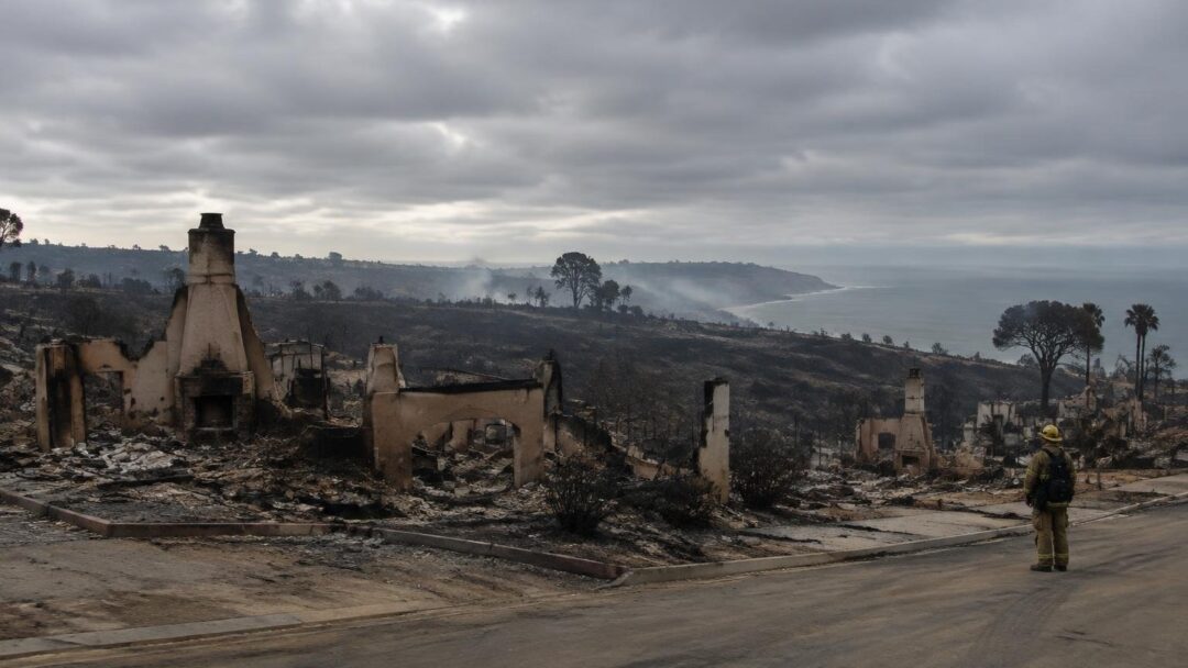 Fast-moving Norte Fire razes six homes, injures firefighters