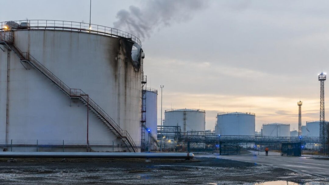 Massive drone barrage hits Russian oil sites, fuels US-Ukraine tension