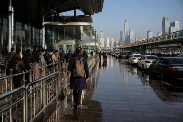 National Day surge: Hong Kong hotels fill, Shenzhen shopping spikes