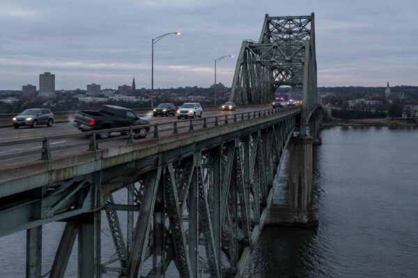 Police chase ends in injuries after driver flees on A. Murray Mackay Bridge