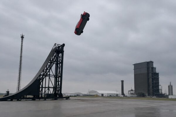 Tesla’s Roadster takes to the air in Musk’s SpaceX demo