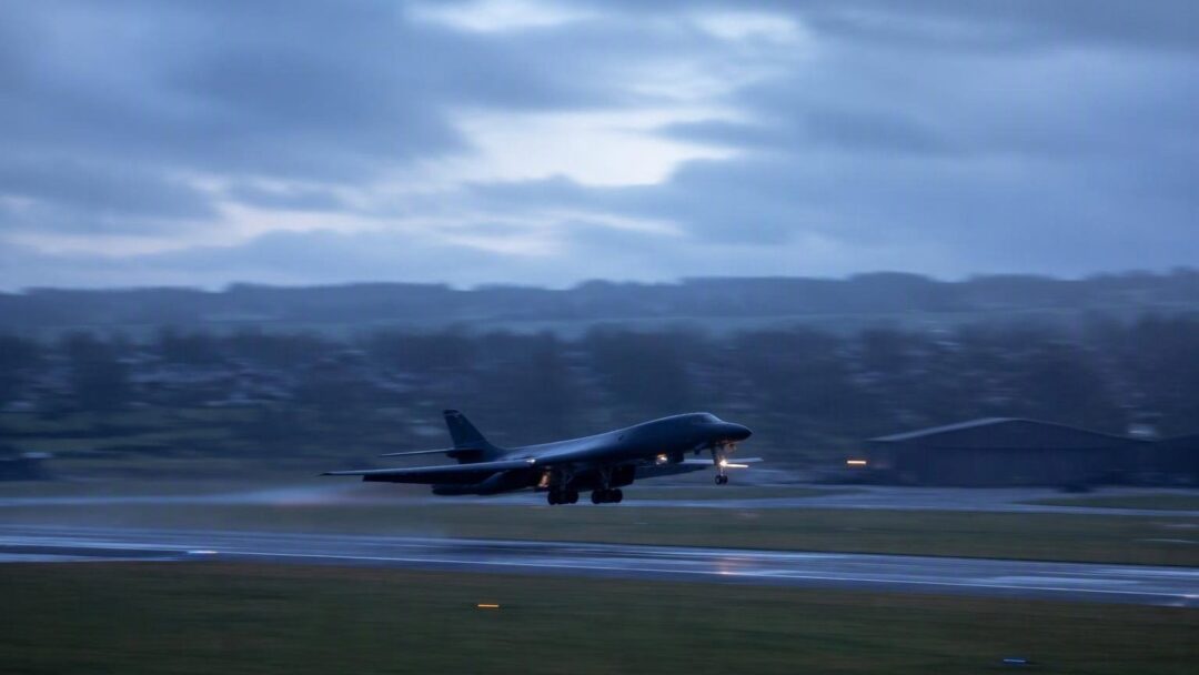 US pulls B-1 bombers from UK base after alleged security threat