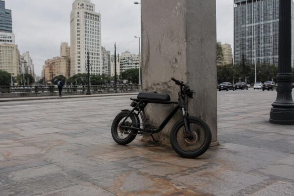 Como a LEV revolucionou a mobilidade urbana com bicicletas elétricas