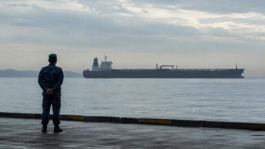 Irã Lista 45 Navios por Violações no Estreito de Ormuz e Ameaça Medidas