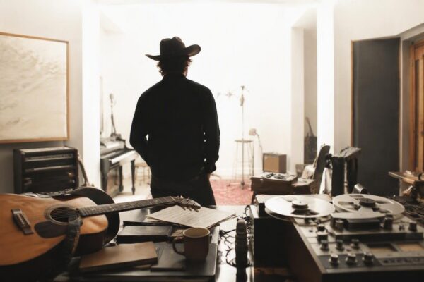 Thrasher: Brandon Flowers explora o country em seu novo álbum solo
