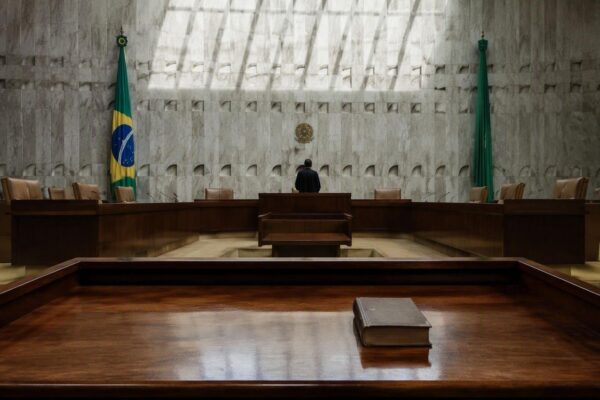 Ministro André Mendonça defende análise pública de relatório da PF sobre caso Master