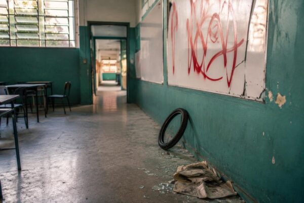Gemeentelijke basisschool in Krokegem bij Asse getroffen door vandalisme