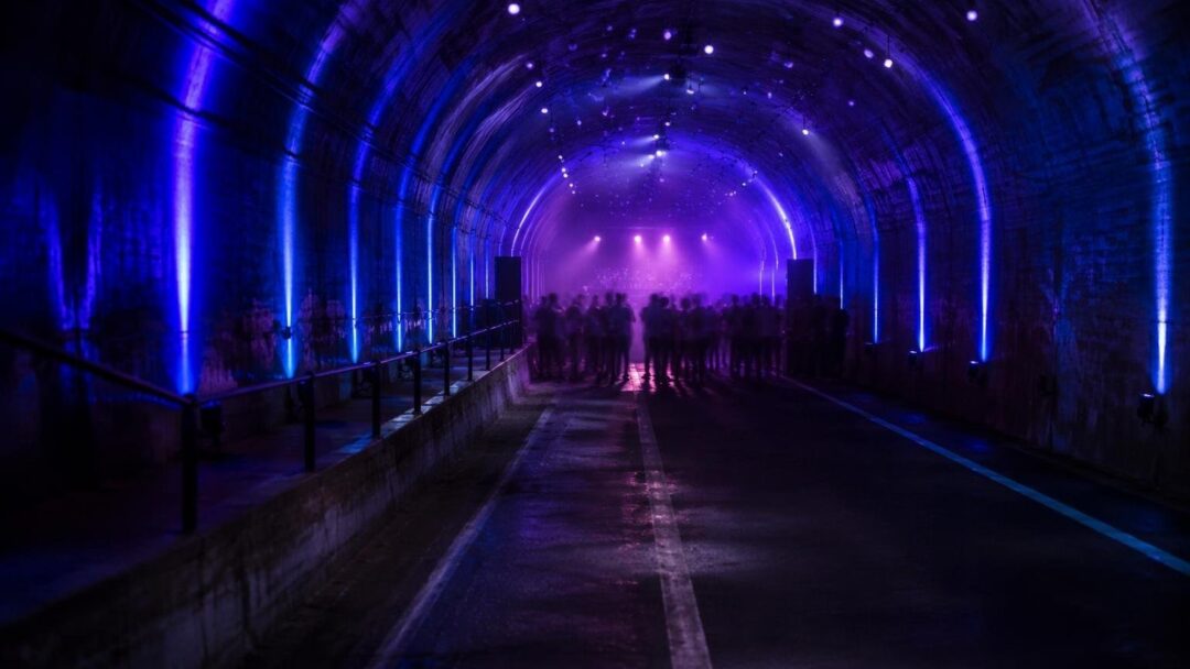 Losbandig-rave in fietstunnel Hasselt: een unieke feestlocatie voor 800 bezoekers