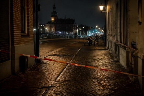 Mishandeling beveiliger Nijmegen: twee jongeren geven zich aan bij politie