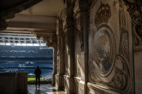 José Mourinho officieel gepresenteerd als nieuwe trainer van Real Madrid