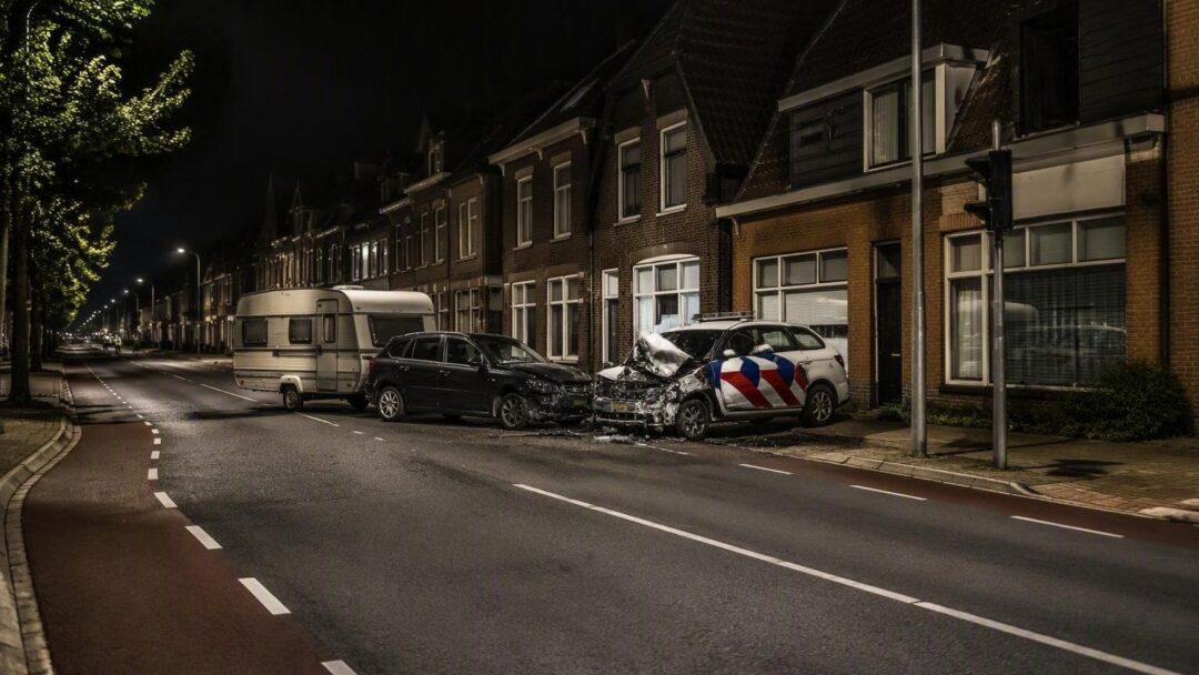 Politieachtervolging in Uden eindigt in botsing met gestolen auto