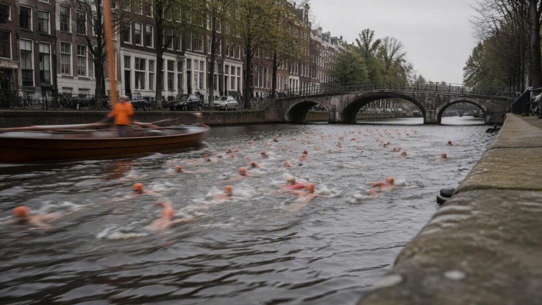 Amsterdam City Swim 2026 haalt 3 miljoen euro voor ALS-onderzoek