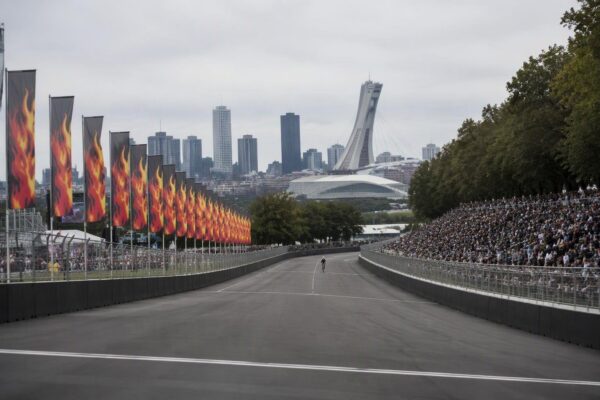 Demi Vollering behaalt eerste wereldtitel in Montreal na finale sprint