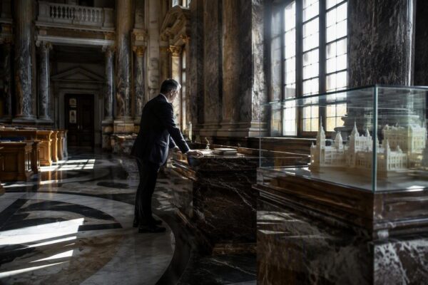 Eerdmans verdeelt steun per begroting, coalitie in impasse