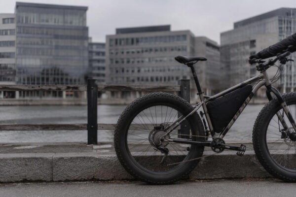 Fatbike regels: leeftijd, helm en toegestane wegen