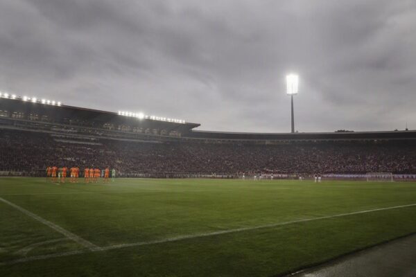 Nederlandse selectie behaalt 2-1 overwinning onder Xavi