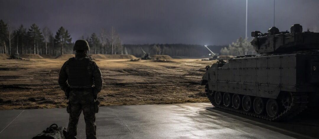 Onbedoeld schot op Italiaans pantservoertuig verwondt vier NATO-militairen in Adazi