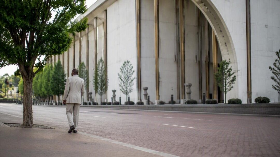 Rechtbank verbiedt Trump-naam op Kennedy Center, gebouw gesloten