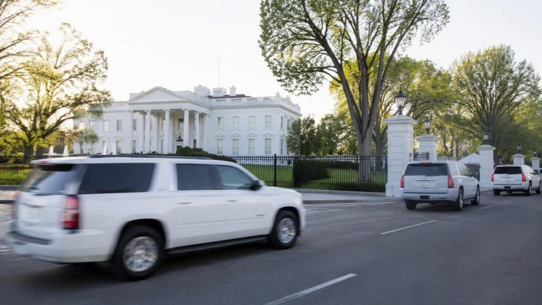 Trump blokkeert toegang voor CNN, MSNOW en Politico tot het Witte Huis