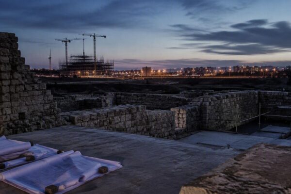 Van vervallen kasteel naar levendige wijk: Almere's transformatie