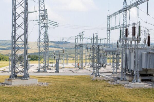 Versnelling van het elektriciteitsnet: kabinet vereenvoudigt vergunningen en procedures