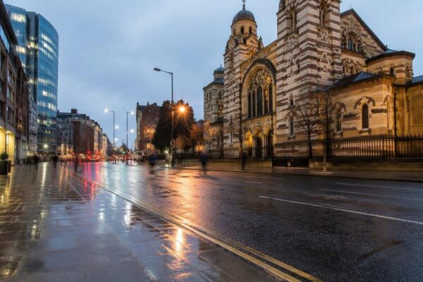 Aanklacht tegen twee Iraniërs voor aanval op Manchester-synagoge