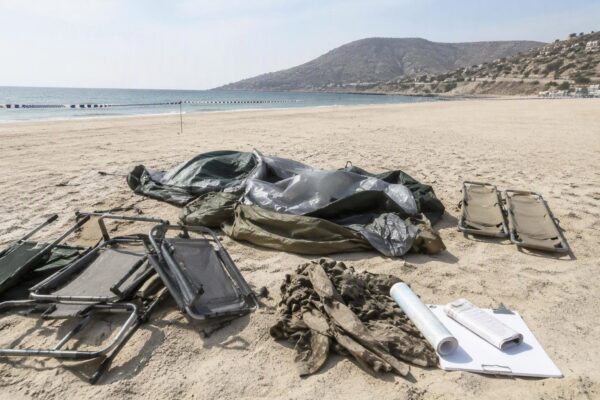 Ceuta: honderden agenten ruimen grootste strandkamp op