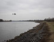Politie en brandweer zoeken naakt lopende man in Waalwijk, helikopter ingezet