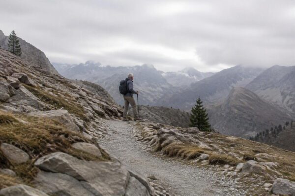 Consigli per passeggiate in montagna over 60 senza affanno