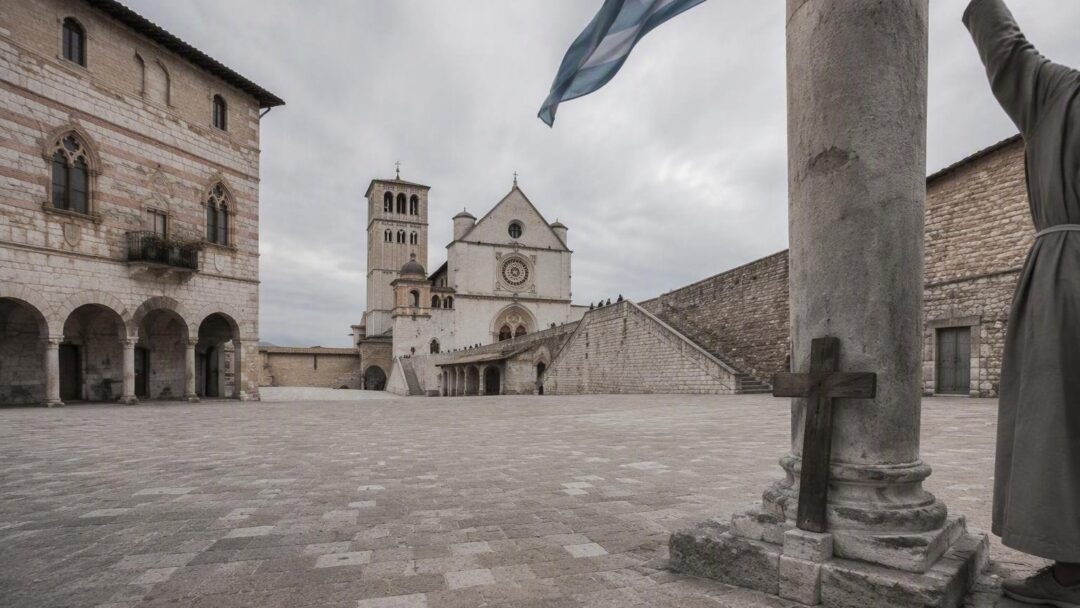 Papa Leone XIV incontra i giovani ad Assisi: il richiamo alla pace e alla solidarietà