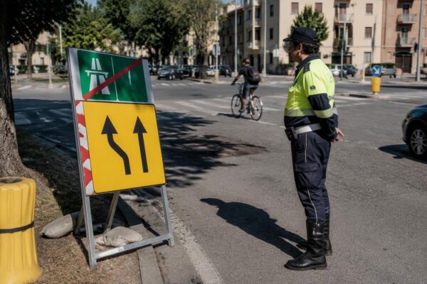 Vigilanza stradale per la Coppa Bernocchi: chiusura svincolo Legnano e deviazioni