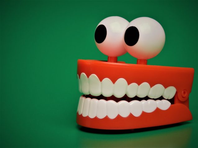 Rimedio casalingo per igienizzare le dentiere