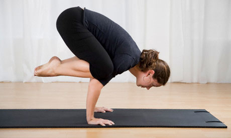 Woman-on-exercise-mat-pra-008