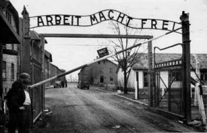 L'ingresso del lager di Auschwitz