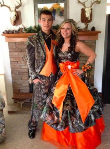 440x600xprom_photos_in_true_redneck_style_640_17.jpg.pagespeed.ic.nyT3E6f0nb