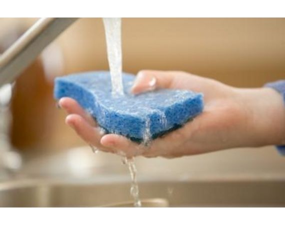 Come sterilizzare le spugne  da cucina