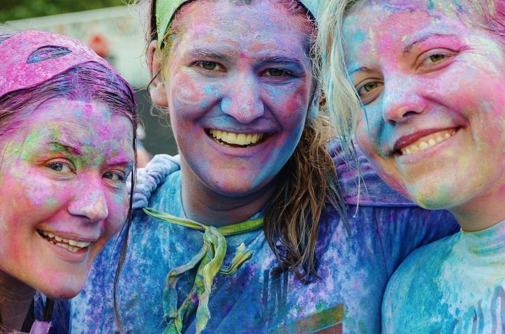 Omosessualità femminile: come capire se è lesbica