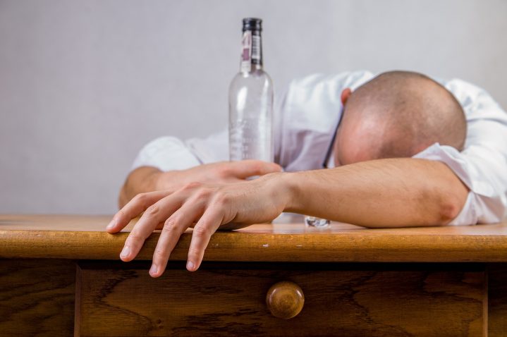 Quanto ci vuole per disintossicarsi dall'alcol