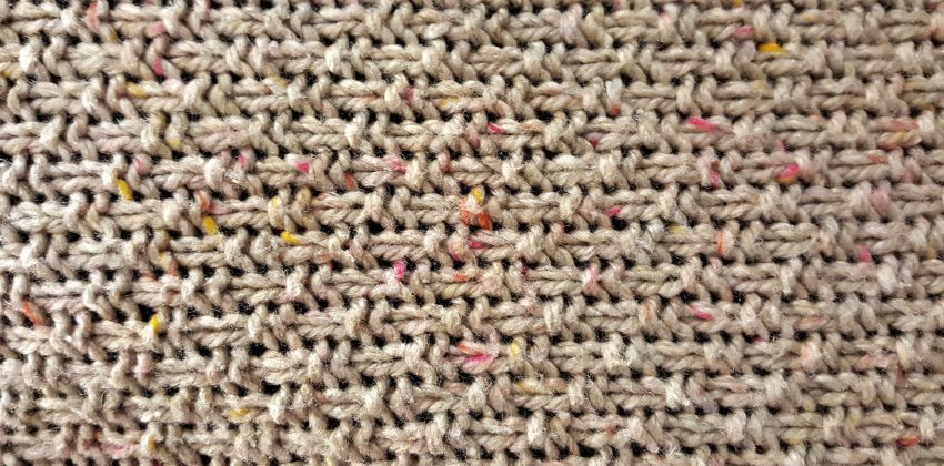 Cruciverba: fibra tessile artificiale (5 lettere)