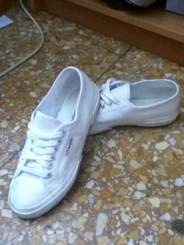 Come lavare le Superga bianche?