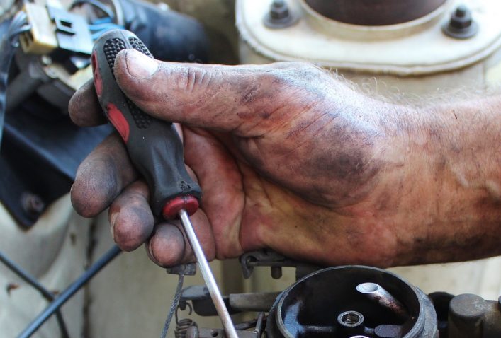 Come depotenziare un'auto