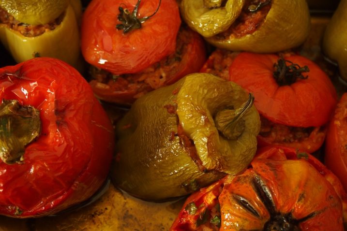 Come far bollire un peperone prima di cuocerlo in forno