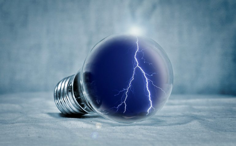 Come rimuovere l'elettricità statica dai tessuti in poliestere