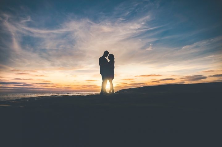 Il bacio in poesia: Prevert, Neruda e Alda Merini