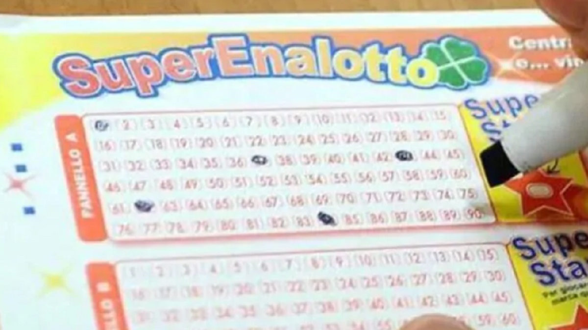 Superenalotto, cos'è la giocata a caratura speciale che ha fatto vincere diversi italiani