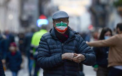 Covid Italia, giù i casi ma pochi test per 'effetto Natale': i dati di oggi