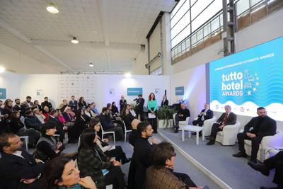 Turismo, Tuttohotel 2024: a Napoli professionisti a confronto su novit&agrave; e tendenze del settore