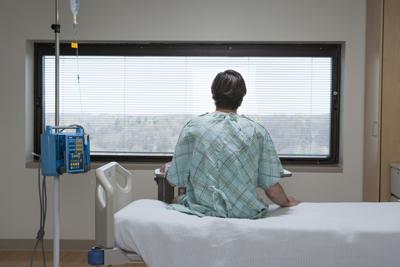 Tumori, in Italia 30 casi al giorno in under 40, esperti 'preservare fertilità'