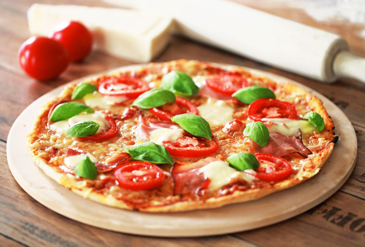 Lodi, recensione omofoba contro una nota pizzeria