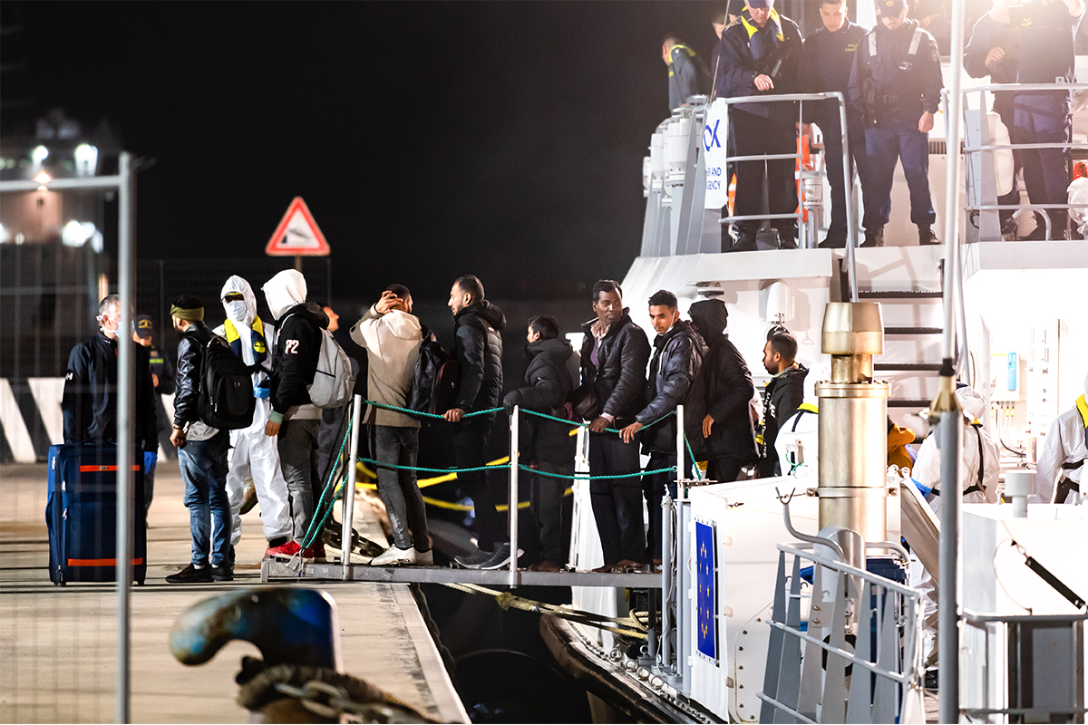 Mauritius, nave da crociera messa in quarantena: si pensava al colera